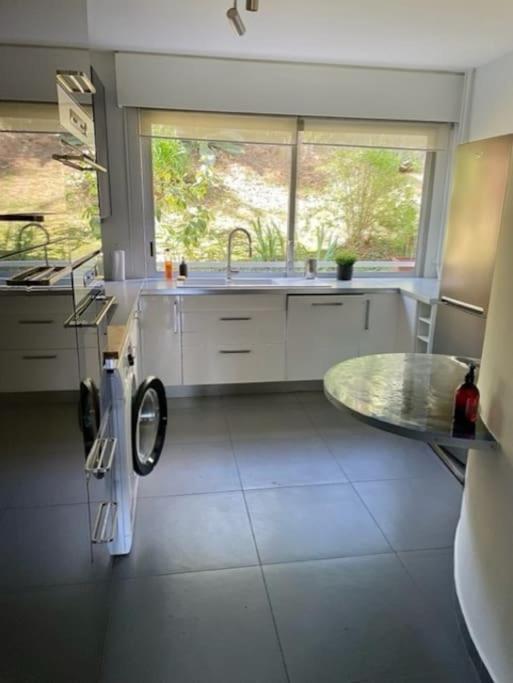 Appartement En Residence Avec Piscine, Cinema Nice Bagian luar foto