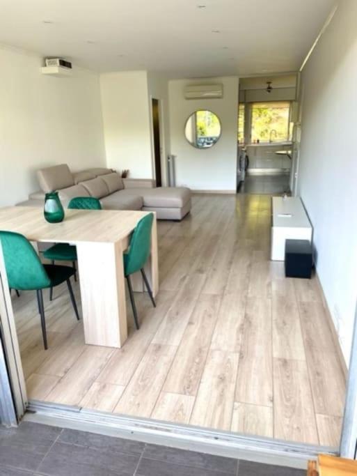 Appartement En Residence Avec Piscine, Cinema Nice Bagian luar foto